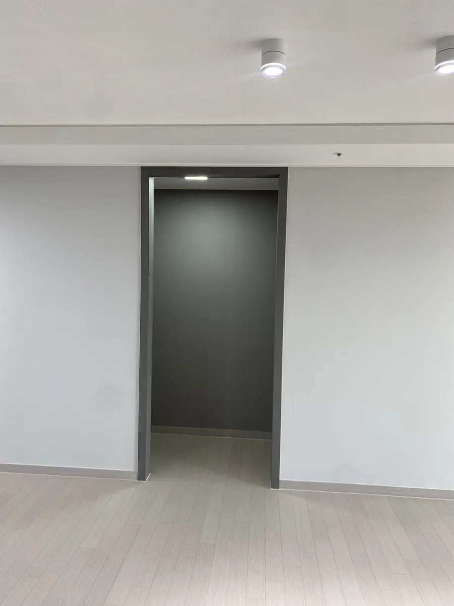 오피스텔 신발장문설치 시공 전